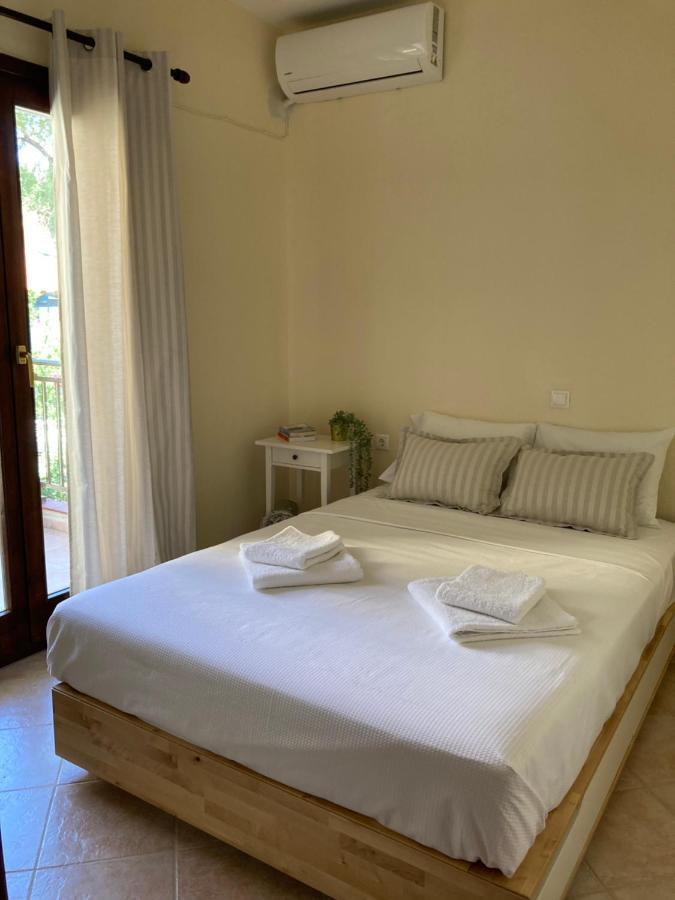Nikiti Seaview Apartment Екстериор снимка