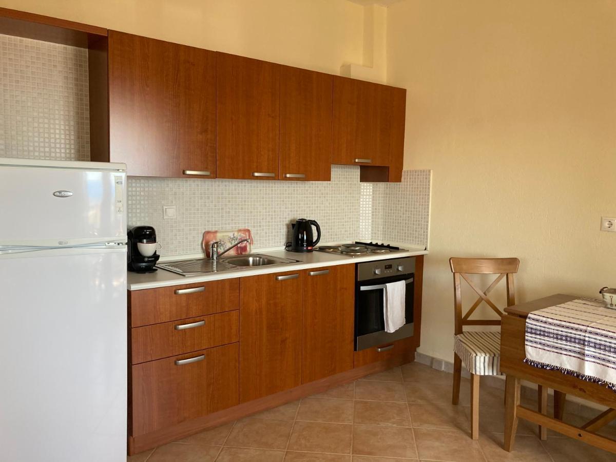 Nikiti Seaview Apartment Екстериор снимка